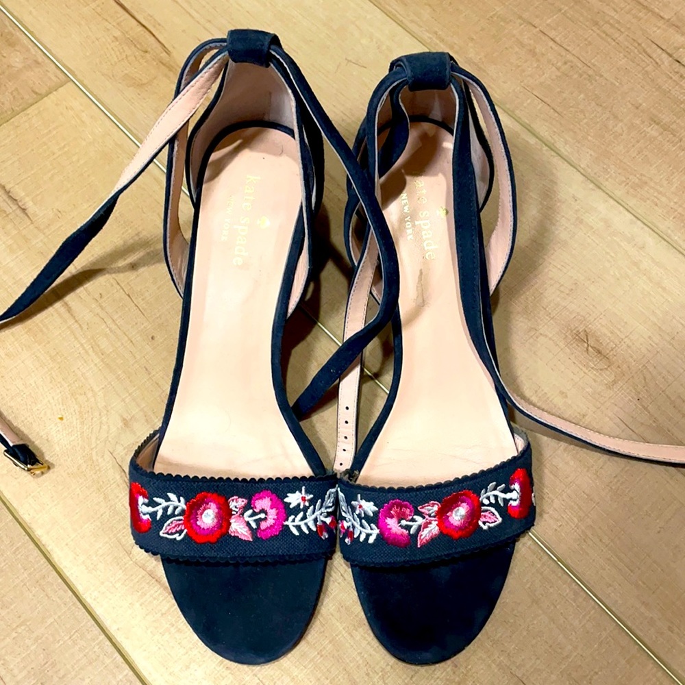 Kate Spade Navy Floral Heel, Size 10